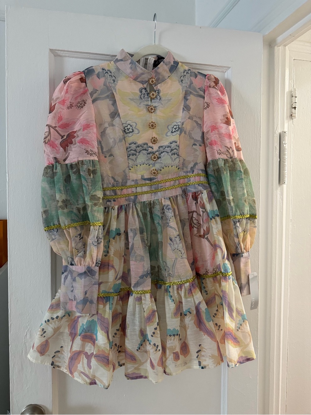 Zimmermann inspired dress
New never worn
With tags !
Size small! - Picture 3 of 4
